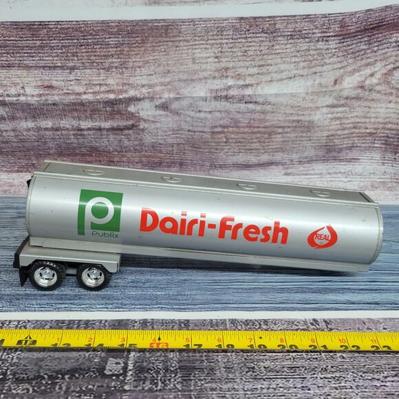 Ertl Pressed Steel Publix milk tanker trailer gray and red - Picture 8 of 16